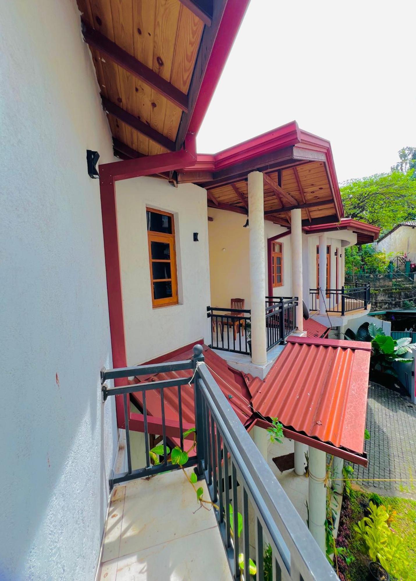 Malwaththa Mount Villa แคนดี้ ภายนอก รูปภาพ